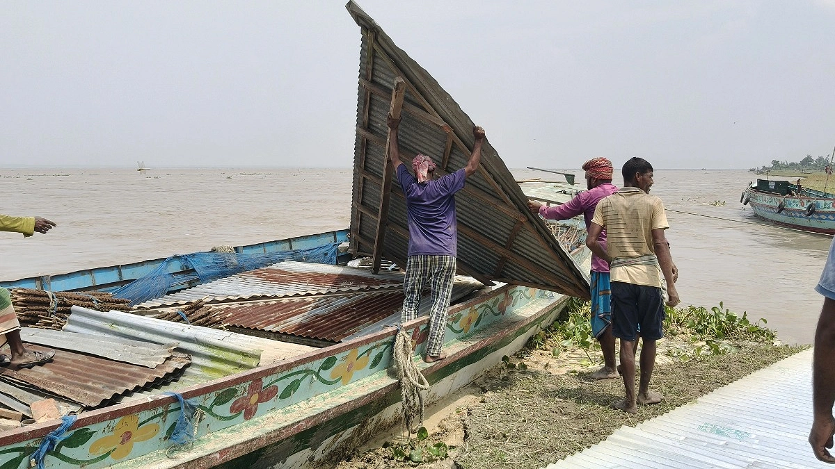 হরিরামপুরে পদ্মার ভাঙনে নিঃস্ব কয়েকশ পরিবার
