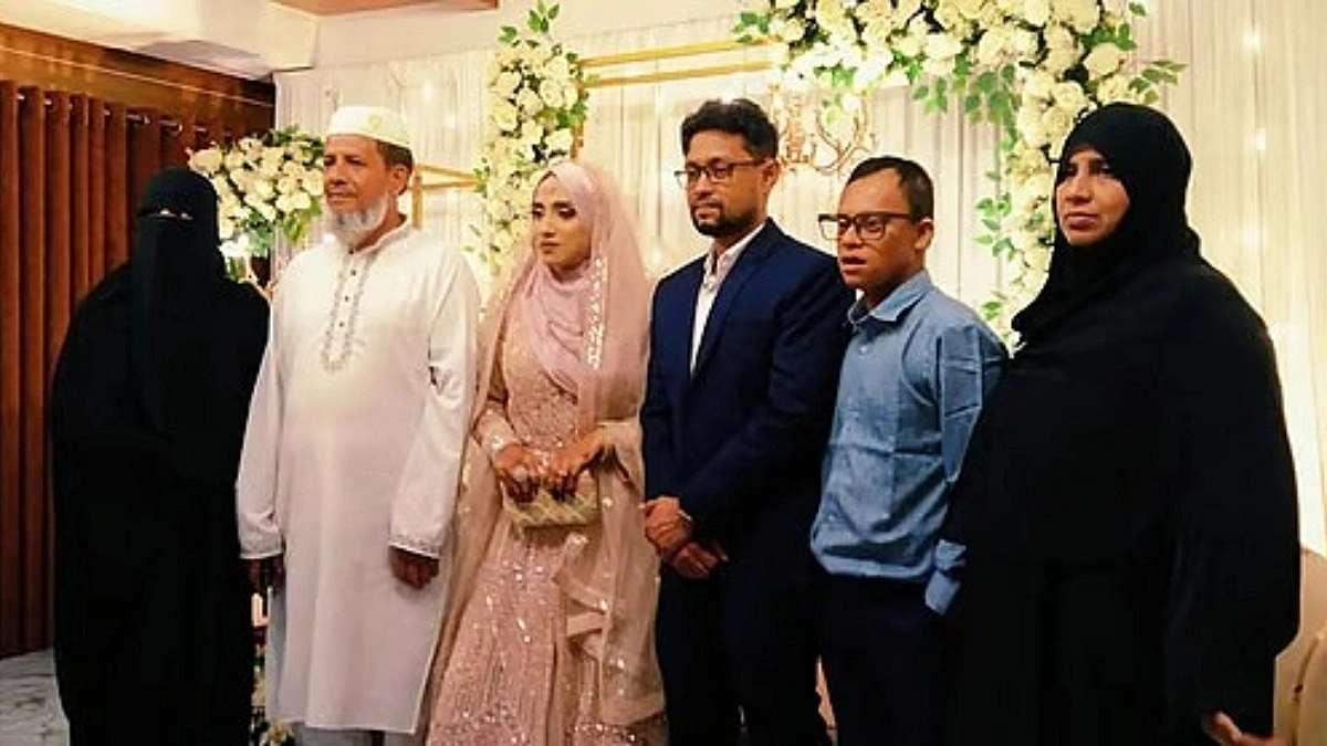 নিহতের পকেটের ফোন ধরে বললেন, ‘তাড়াতাড়ি ঘটনাস্থলে আসেন’