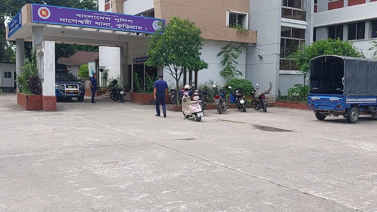 স্কুলছাত্রীকে ধর্ষণচেষ্টায় মামলা, শিক্ষক গ্রেপ্তার