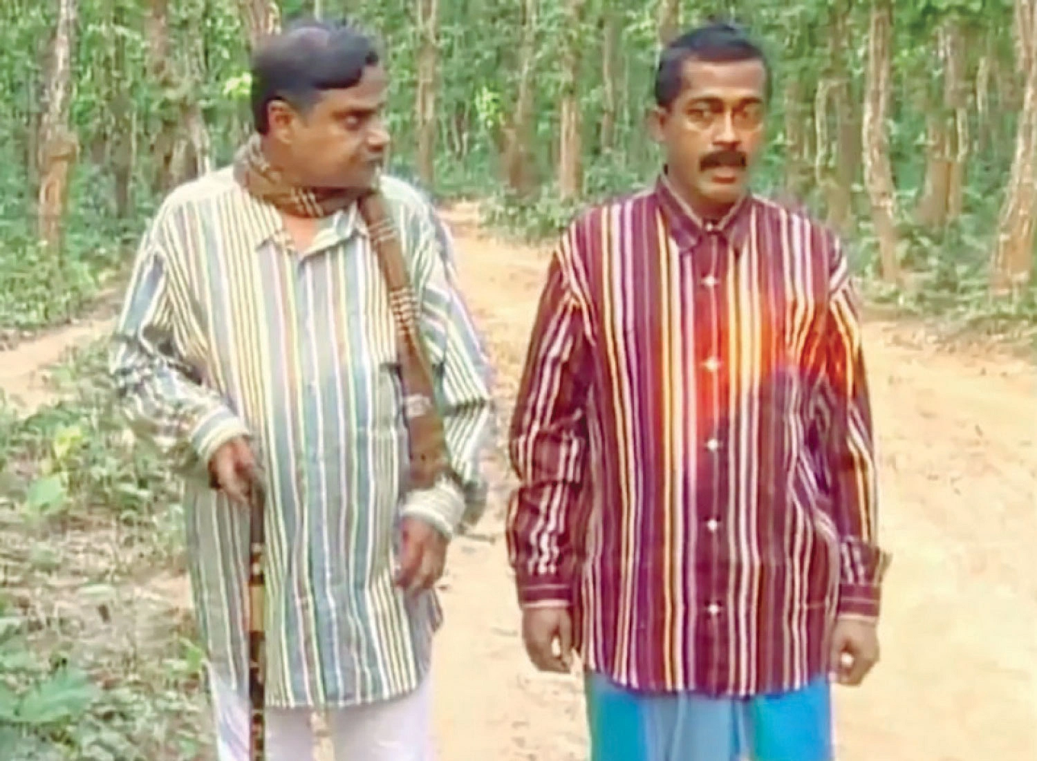 ‘বৃক্ষমানব’-এ চ্যালেঞ্জারের সঙ্গে ফারুক আহমেদ ‘বৃক্ষমানব’-এ চ্যালেঞ্জারের সঙ্গে ফারুক আহমেদ