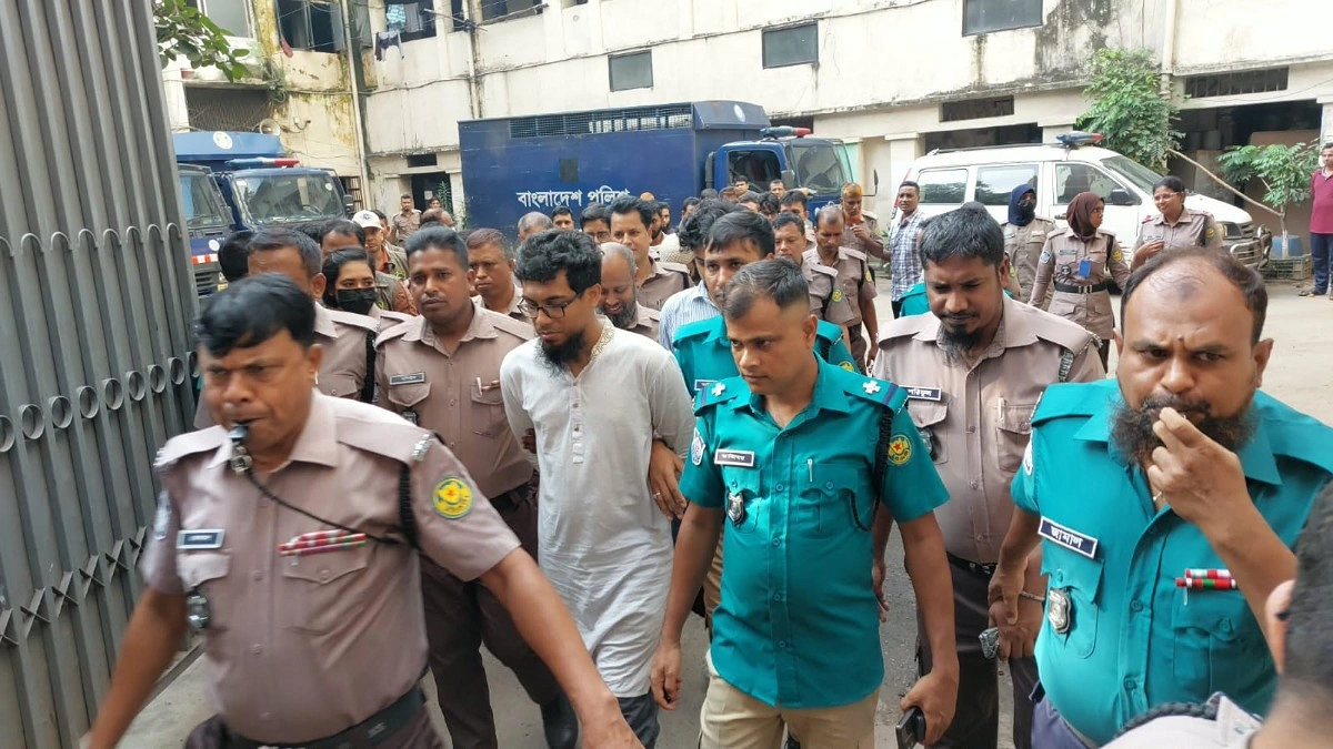মসজিদে গোপন বৈঠক, গ্রেপ্তার ১২ যুবক তিন দিনের রিমান্ডে