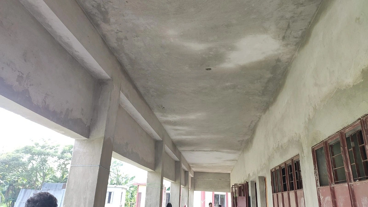মাদ্রাসার নির্মাণকাজে ‘অনিয়ম’, প্রকৌশলীর নামে প্রশাসনে অভিযোগ