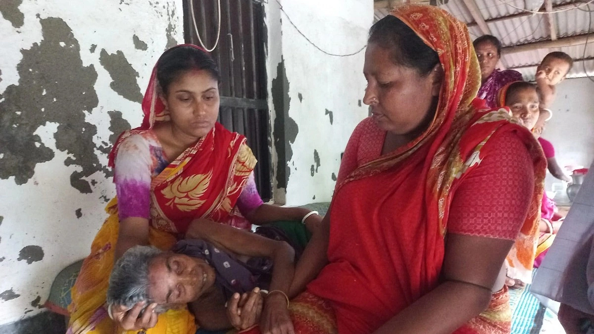 খুলনায় প্রকাশ্যে বাড়ি থেকে বাবা-ছেলেকে অপহরণ