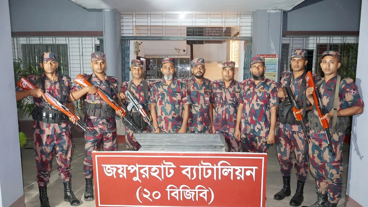 জয়পুরহাট সীমান্তে ৫১ কেজির কষ্টিপাথর উদ্ধার