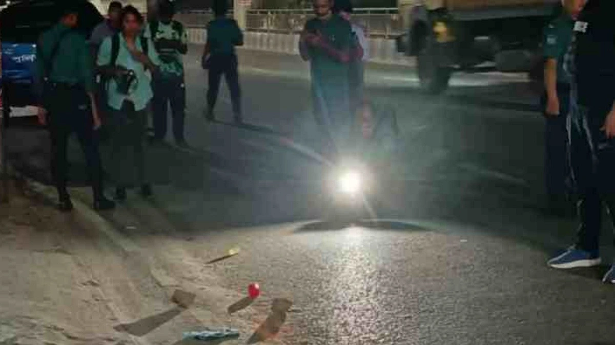 একদিনে রাজধানীর ৮ স্থানে ককটেল বিস্ফোরণ, আহত রিকশাচালক