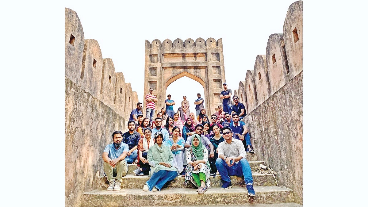 হারানো ইতিহাসের খোঁজে