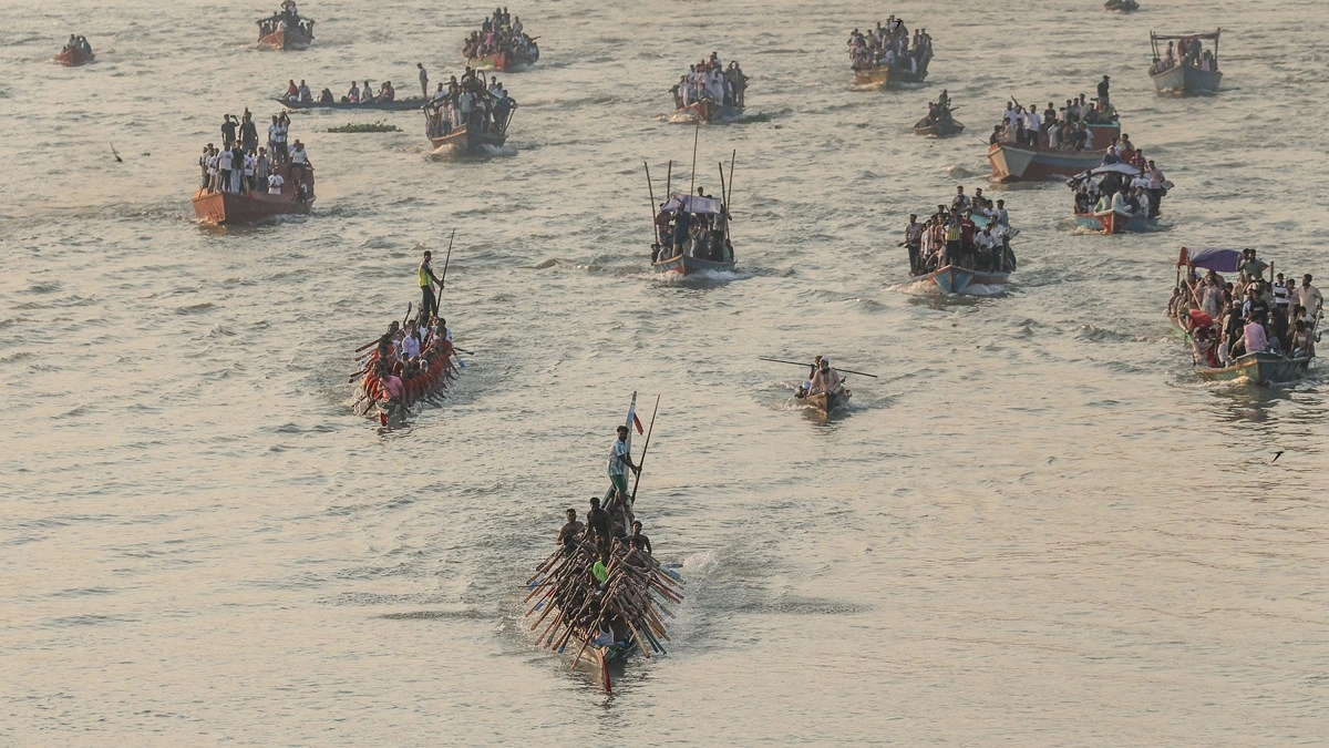 ঐতিহ্যবাহী নৌকাবাইচ