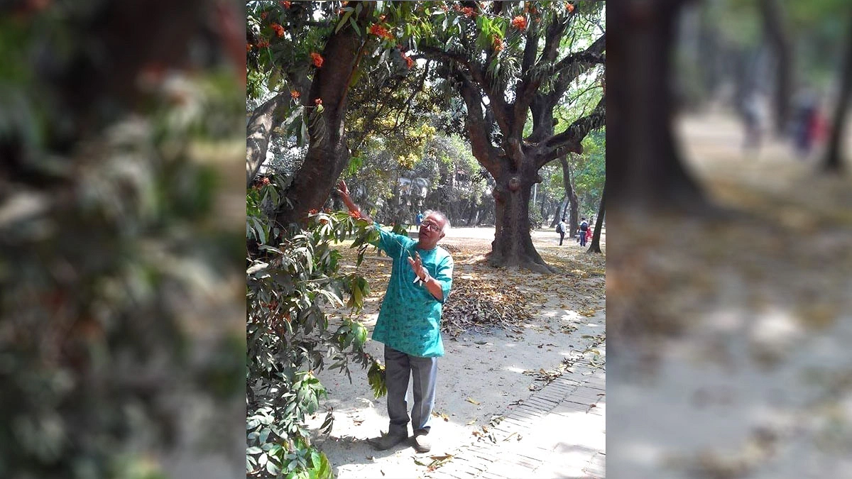 রমনা উদ্যানে দ্বিজেন শর্মা