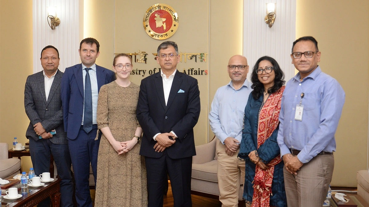 স্বরাষ্ট্রমন্ত্রীর সঙ্গে ব্রিটিশ হাইকমিশন ও ডেমোক্রেসি ইন্টারন্যাশনালের প্রতিনিধিদলের সাক্ষাৎ