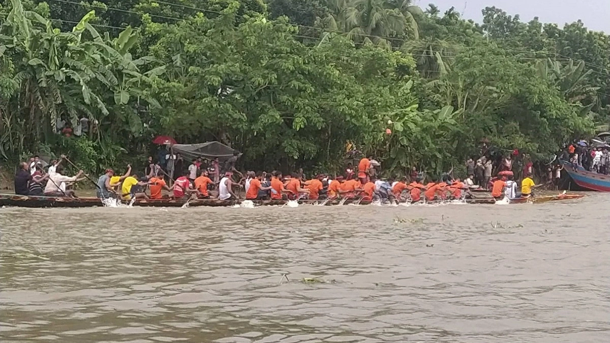 নানা বিরোধে বন্ধ হলো বোয়ালমারীর ১২৫ বছরের নৌকাবাইচ