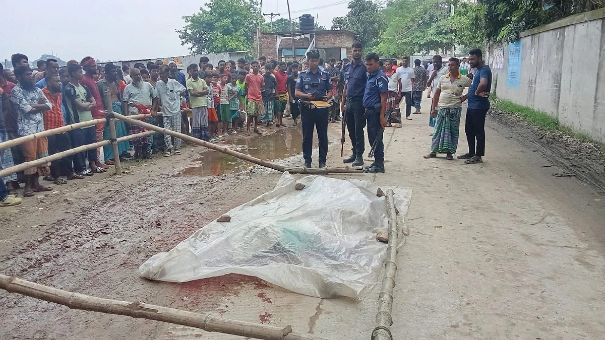 রূপগঞ্জে ট্রাকচাপায় শ্রমিকের মৃত্যু, চালক আটক