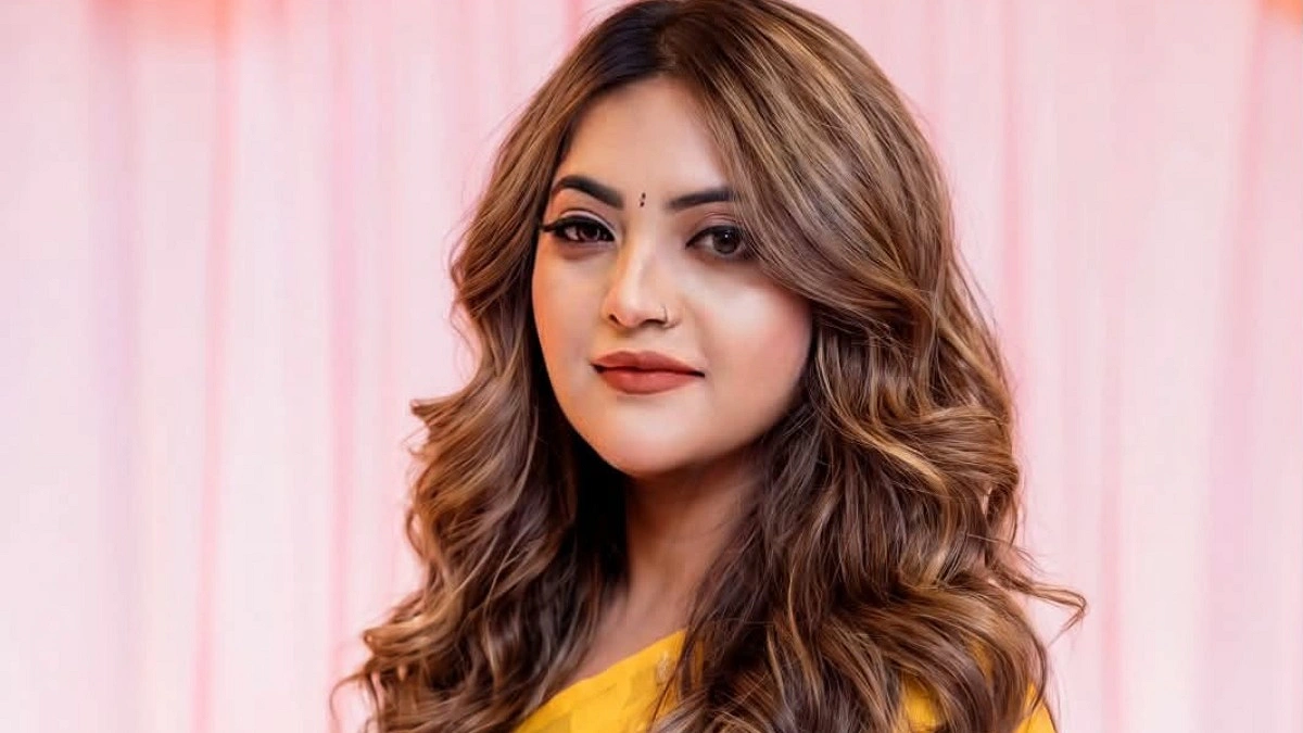 বাবা হারালেন সংগীতশিল্পী সালমা