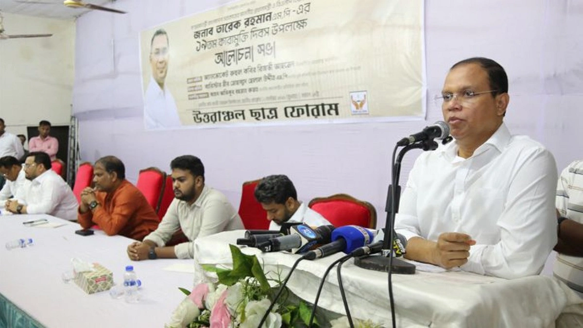 প্রধানমন্ত্রী এখনও এক-এগারোর নির্যাতনের স্মৃতিচহ্ন বয়ে বেড়াচ্ছেন