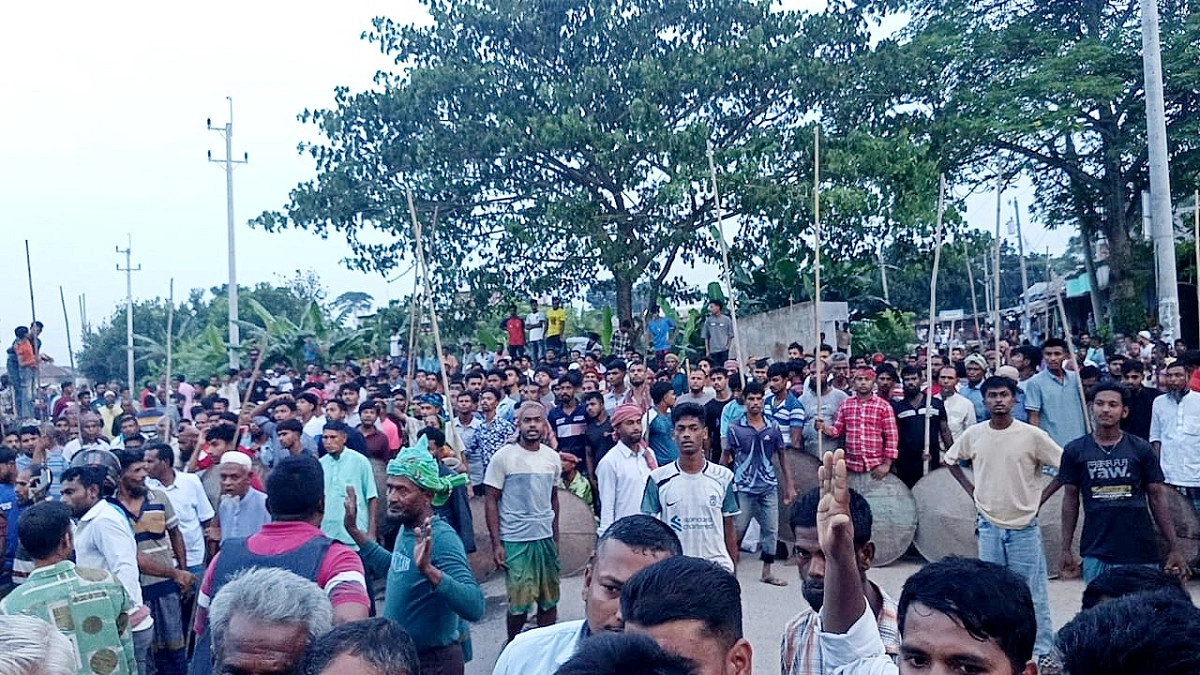 সালথায় আধিপত্য বিস্তার নিয়ে সংঘর্ষ, আহত ১৫