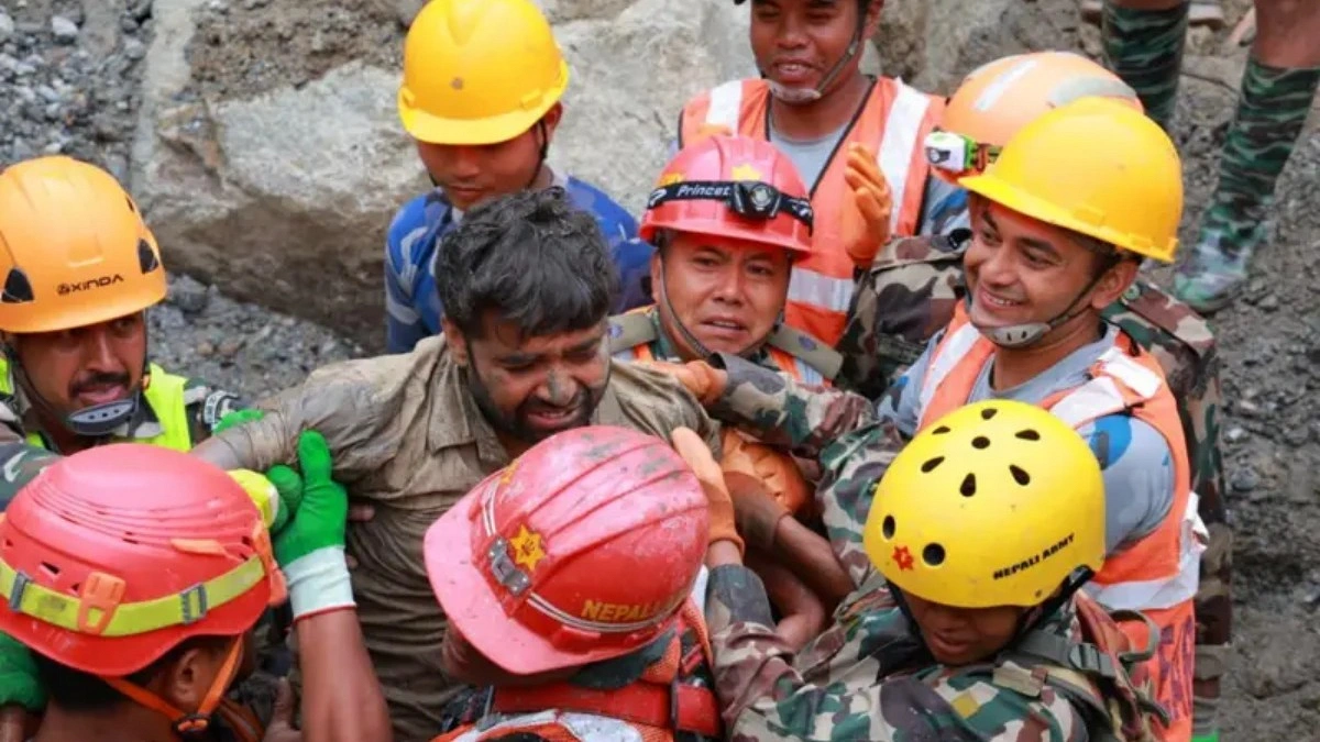 নেপালের সুড়ঙ্গ থেকে আরও ৪২ জনকে জীবিত উদ্ধারের আশা