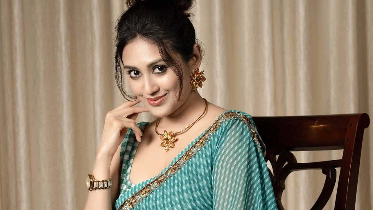 চল্লিশের পরও সুন্দর ও সুখী থাকতে কুসুমের ৪ পরামর্শ