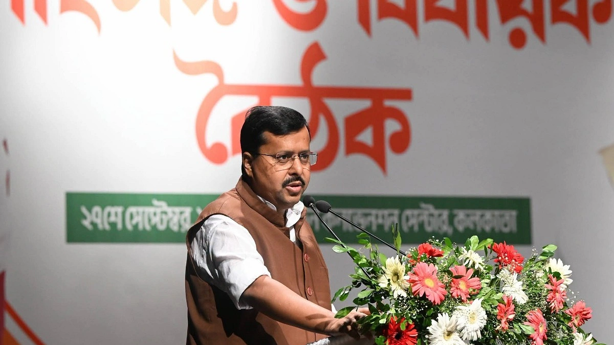 পশ্চিমবঙ্গে জেন জি-র মন পেতে মরিয়া বিজেপি
