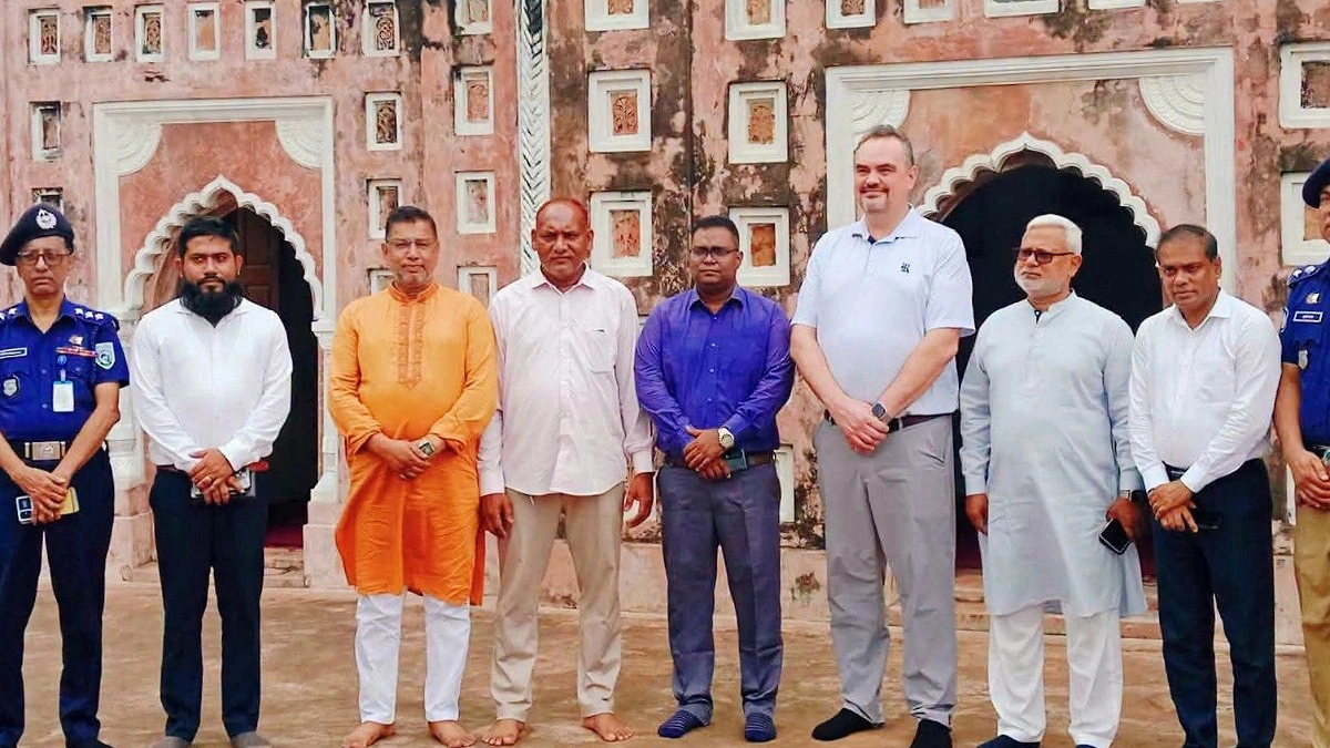 কান্তজীউ মন্দির ও নয়াবাদ মসজিদ পরিদর্শনে মার্কিন রাষ্ট্রদূত