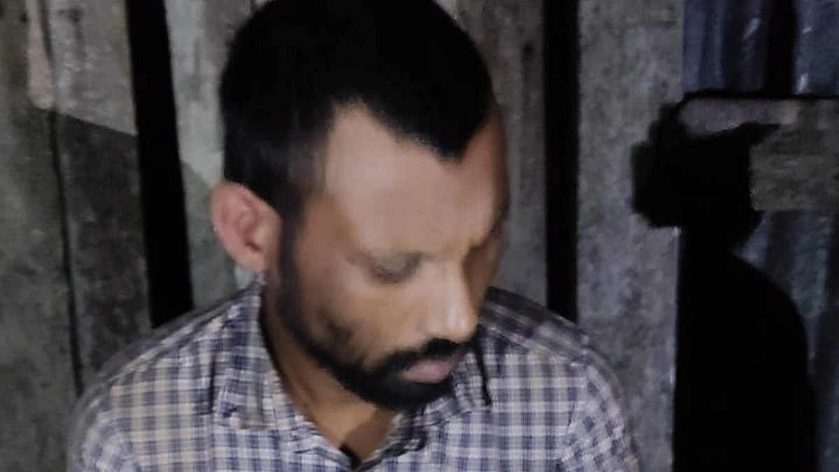 দিনে ভাঙারি ব্যবসা, রাতে চুরি!