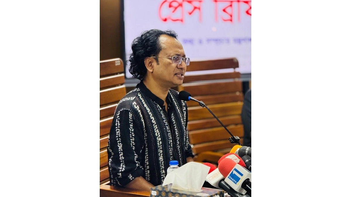 শেখ হাসিনাকেই ফেরত চাইছি, কাদেরকে কেন নয়: তথ্য উপদেষ্টা