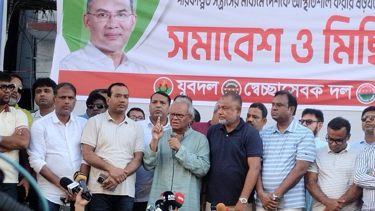 ‘২৪-এর পরাজিত শক্তিকে আশকারা দেবেন না’ বিরোধী দলকে রিজভী