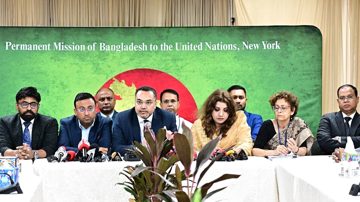 ১০ কর্মসূচিতে প্রধানমন্ত্রীর অংশগ্রহণ ৩৬০ ডিগ্রি কূটনৈতিক-অর্থনৈতিক কৌশলের প্রতিফলন