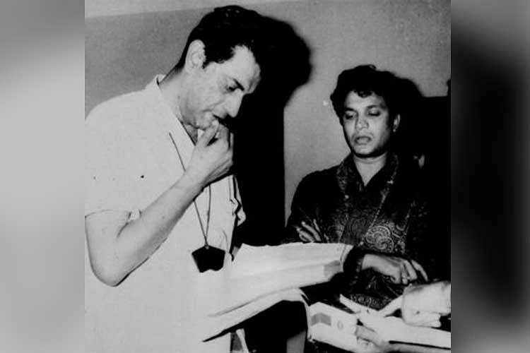 উত্তম কুমার ও সত্যজিৎ রায়। ছবি: সংগৃহীত
