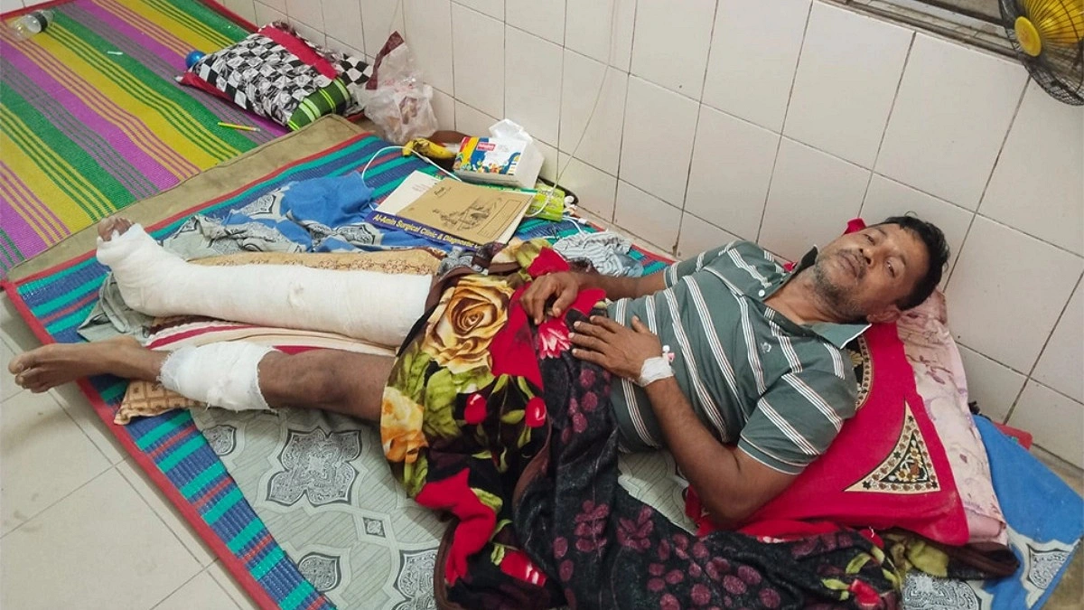 বোয়ালমারীতে জমি নিয়ে বিরোধে সেনা সদস্যের পা ভেঙে দেওয়ার অভিযোগ