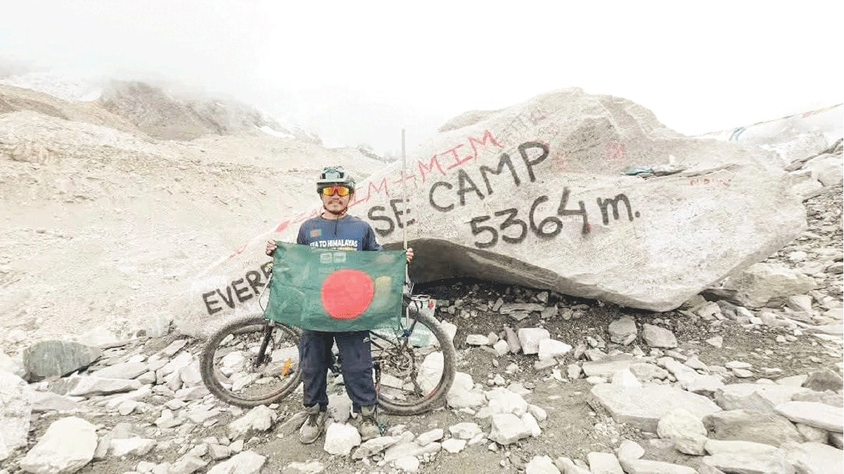 দুই চাকায় এভারেস্ট বেস ক্যাম্প