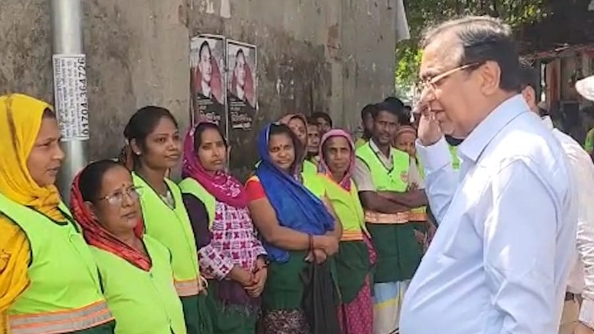 অফিসে ঢুকেই গেট বন্ধের নির্দেশ, হাজিরায় ২৫% অনুপস্থিত পেলেন ডিএসসিসি প্রশাসক