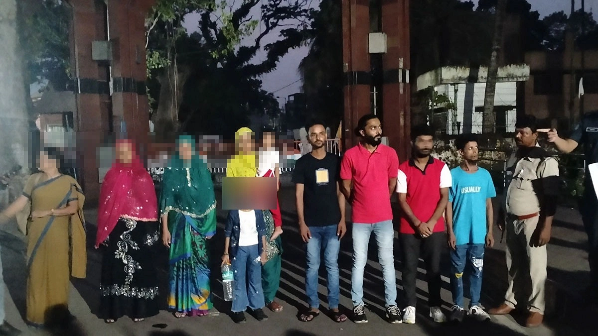 ভারতে কারাভোগ শেষে দেশে ফিরলেন শিশুসহ ৯ বাংলাদেশি