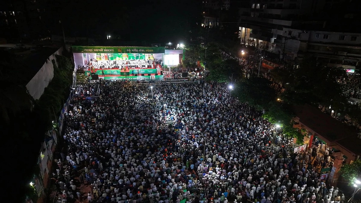 দিনভর পথে পথে সভা শেষে লংমার্চের বহর চট্টগ্রামে