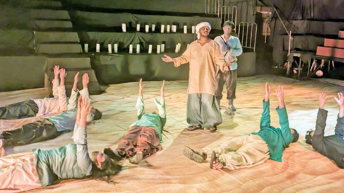 মঞ্চে ‘দ্য আলকেমিস্ট’