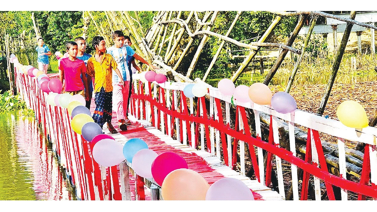 কুয়াকাটায় খালের ওপর স্বস্তির পথ