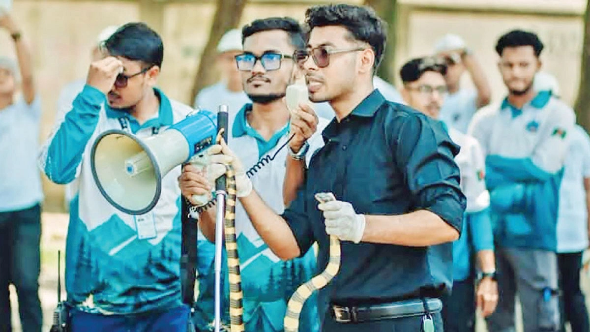 বন্যপ্রাণী অবমুক্ত করেন অয়ন