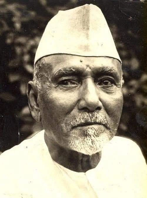 উস্তাদ আলাউদ্দিন খাঁ (৮ অক্টোবর ১৮৬২ - ৬ সেপ্টেম্বর ১৯৭২)