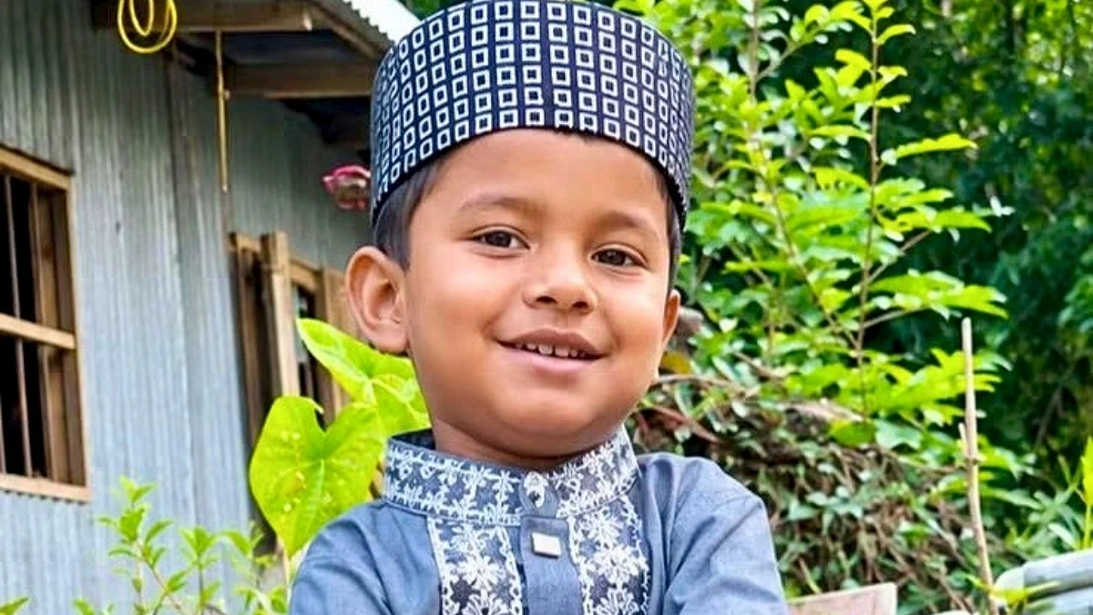 নানা বাড়ি বেড়াতে এসে বাসচাপায় মৃত্যু শিশুর