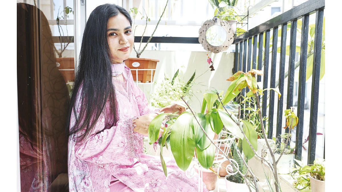 বারান্দায় ছোট বাগান