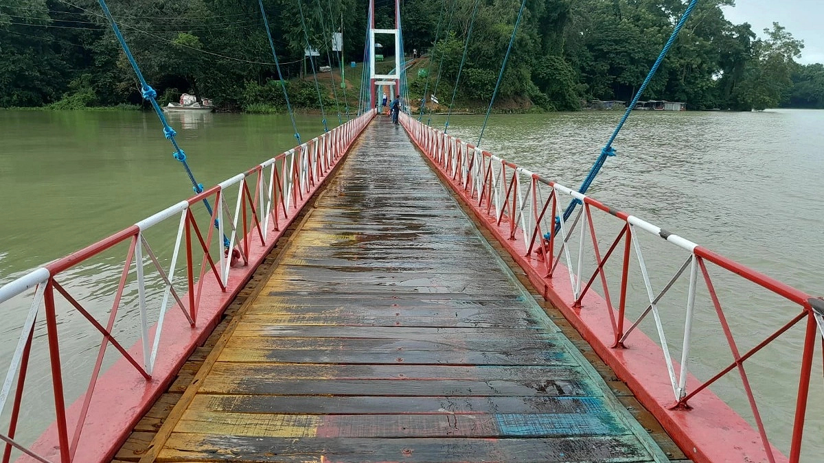 রাঙামাটির ঝুলন্ত সেতুতে পর্যটক প্রবেশে নিষেধাজ্ঞা প্রত্যাহার
