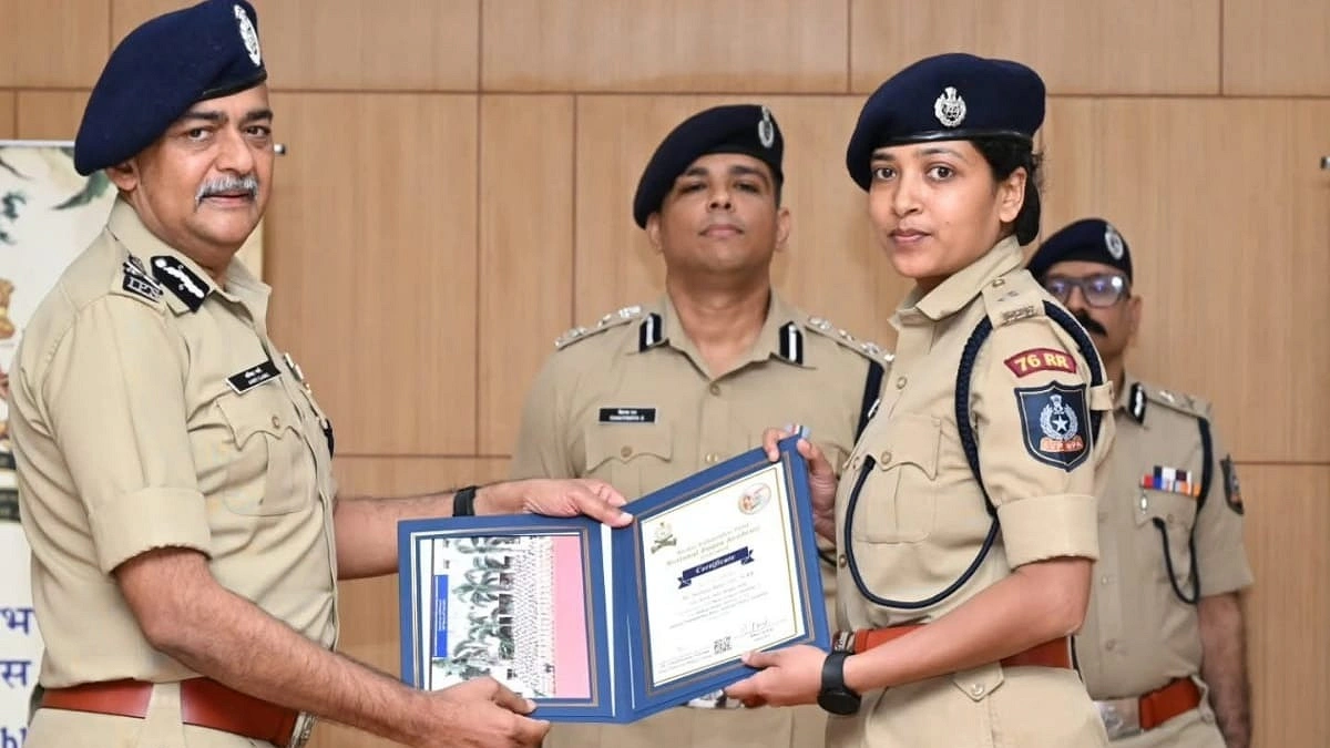 আসসালামু আলাইকুম বলাতেই কি মুসলিম নারী আইপিএসকে বদলির নির্দেশ