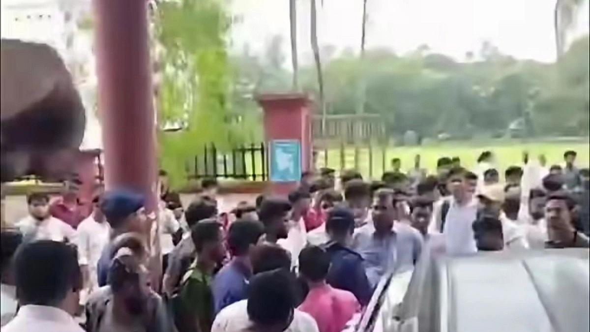 বিএনপি-এনসিপি কর্মীদের হট্টগোল, তোপের মুখে হান্নান মাসউদ
