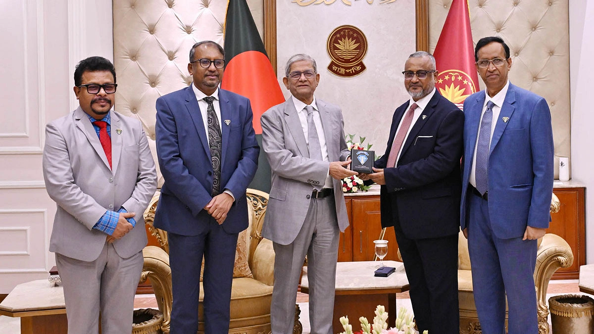 যত প্রভাবশালীই হোক, দুর্নীতি করলে ব্যবস্থা নেওয়ার আহ্বান রাষ্ট্রপতির