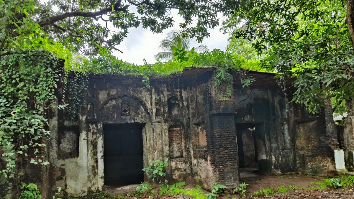 বাংলার প্রথম ইসলামী বিশ্ববিদ্যালয়ের গৌরব বহন করছে সোনারগাঁ