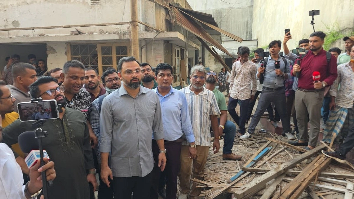 রাতের আঁধারে স্বাস্থ্যকেন্দ্র ভেঙে ফেলার অধিকার কারও নেই