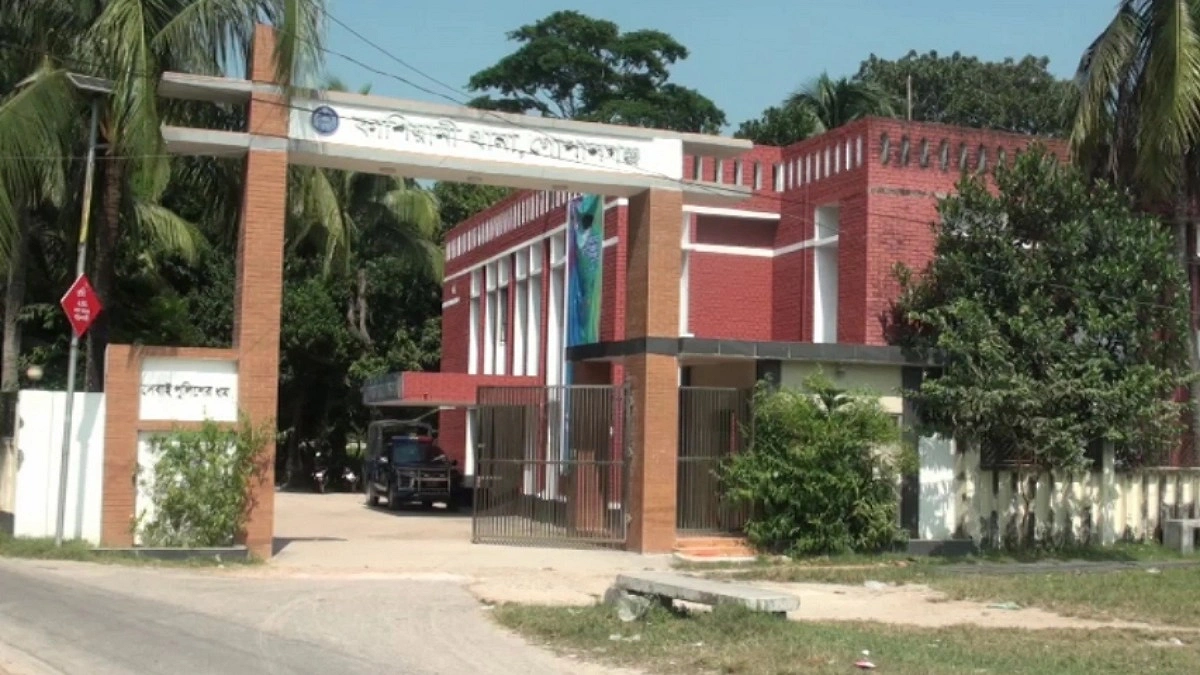 গোপালগঞ্জে বাসের ধাক্কায় বীর মুক্তিযোদ্ধাসহ নিহত ২