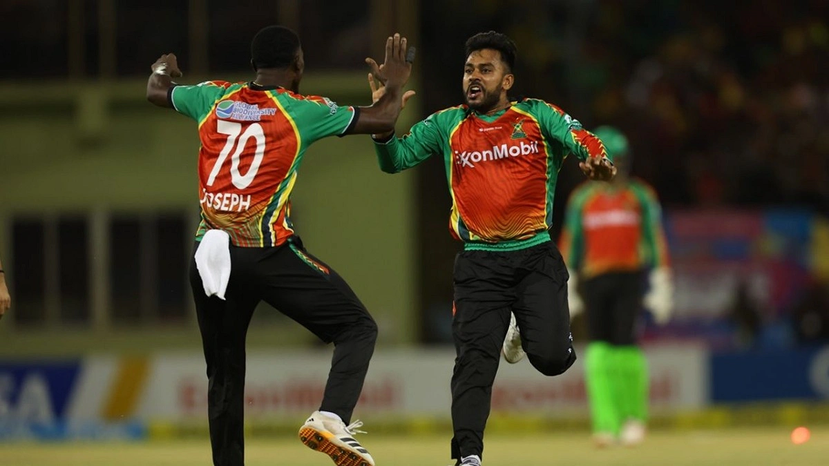 ফাইনালের হাতছানি মিরাজের গায়ানার