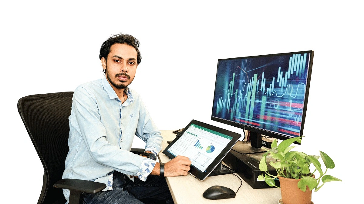 ডেটা অ্যানালিস্টদের এখন অনেক চাহিদা