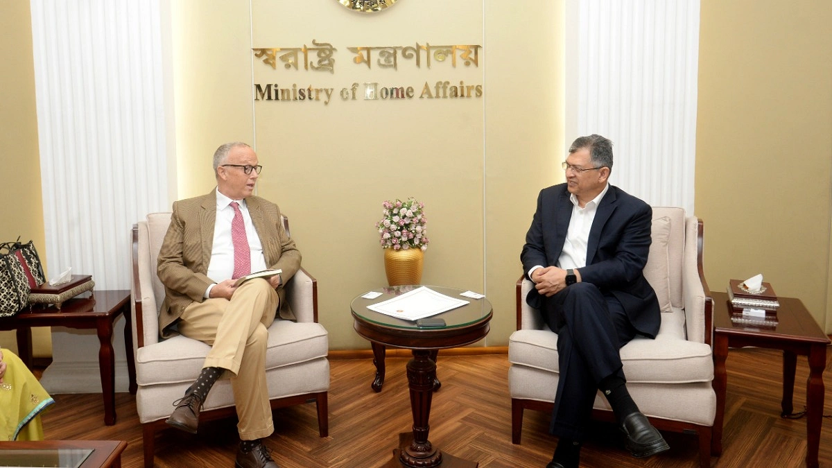সমালোচনা আর রাজনৈতিক উদ্দেশ্যে গালিগালাজ এক নয়: স্বরাষ্ট্রমন্ত্রী