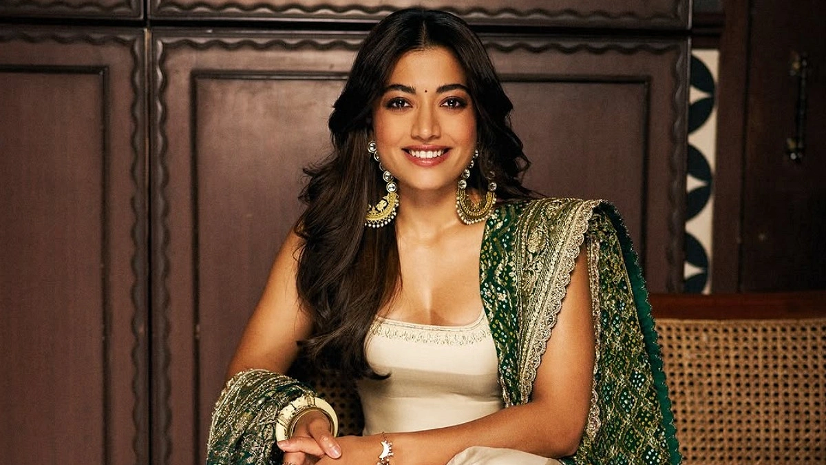 ‘ঐশ্বরিক সান্নিধ্যে দাঁড়িয়ে আছি’, নতুন যাত্রার বার্তা রাশমিকার