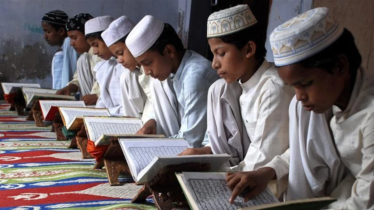 পশ্চিমবঙ্গে ২৫২ মাদ্রাসা বন্ধের নির্দেশ, শোকজ আরও ১০০-কে